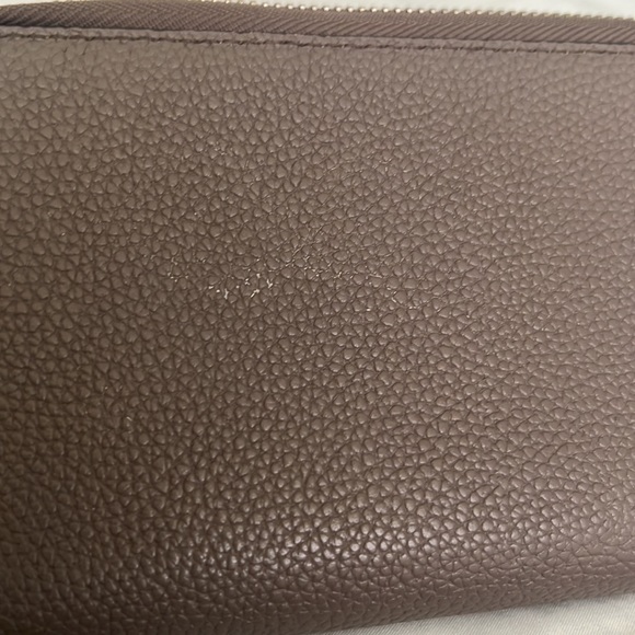 Michael Kors large smartphone wristlet - Picture 3 of 6